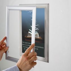 Double-sided aluminium snap frame for display cases